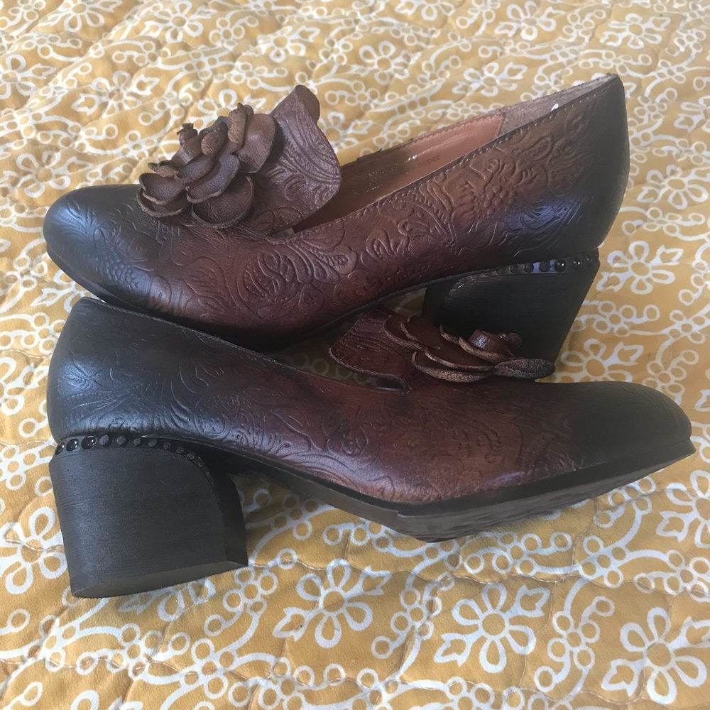 Spring Step Brown Floral Embossed Shoes - Picture 3 of 11